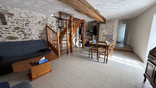 Location Maison 4 pièces 94m² VIEILLEVIGNE 44116 - Photo 1