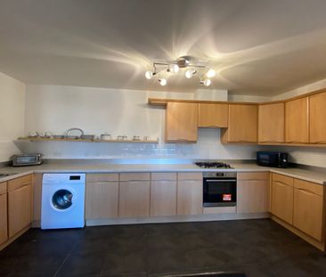 2 Bedroom Property To Rent - Photo 2