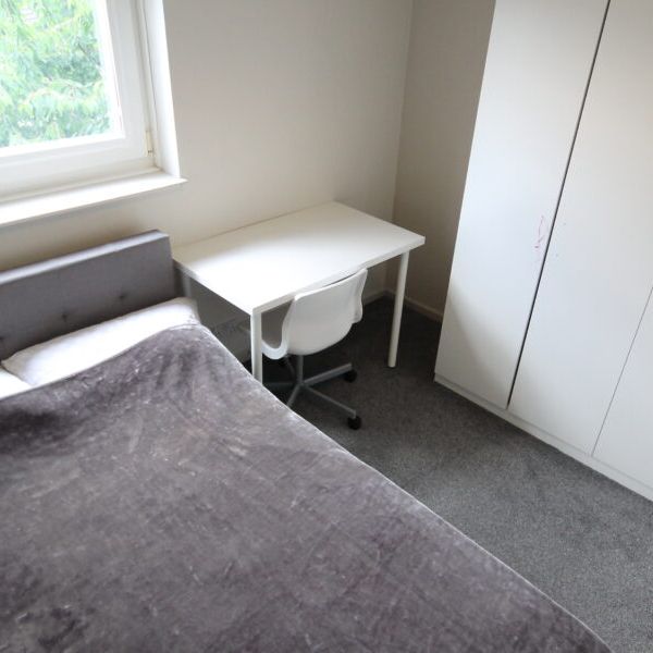 3 Bed - 4 Woodsley Green, Hyde Park, Leeds - LS6 1SD - Student - Photo 1