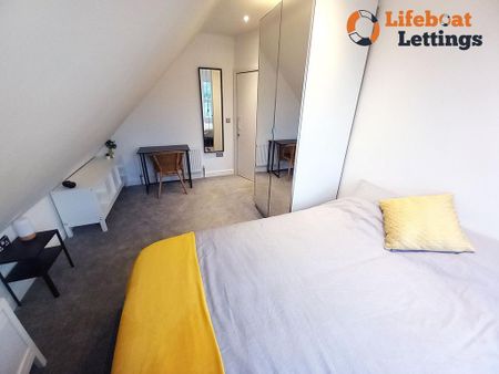 1 bedroom in a house share to rent - Photo 2