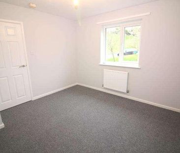 Biscombe Gardens, Saltash, PL12 - Photo 2