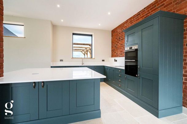 3 bedroom barn conversion to rent - Photo 1