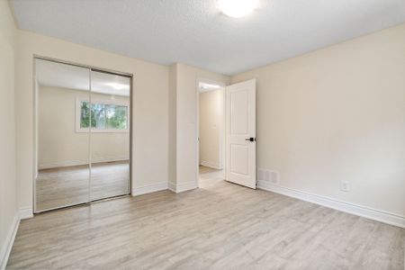 For Lease - 3642 Ellengale Drive, Mississauga, Ontario - Photo 3