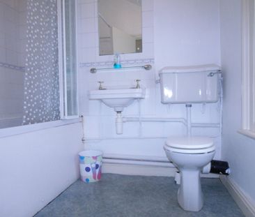 19 Church Road, CHELTENHAM GL517AL - Photo 4