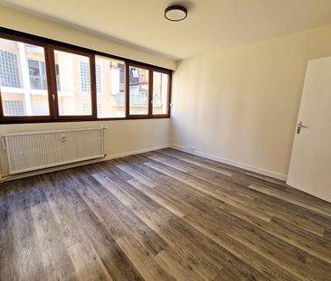 Location Appartement 3 pièces 81m² - Photo 3