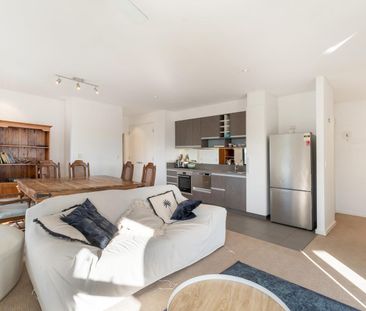 Fully Furnished Beachside Apartment - Photo 1