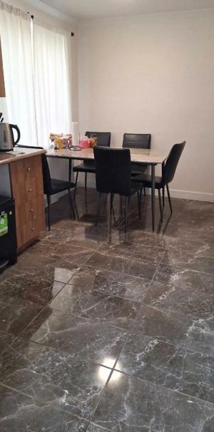 Libre imm Grand 5½ Rénové RDC 3plex @5mn Dix30 - Photo 1