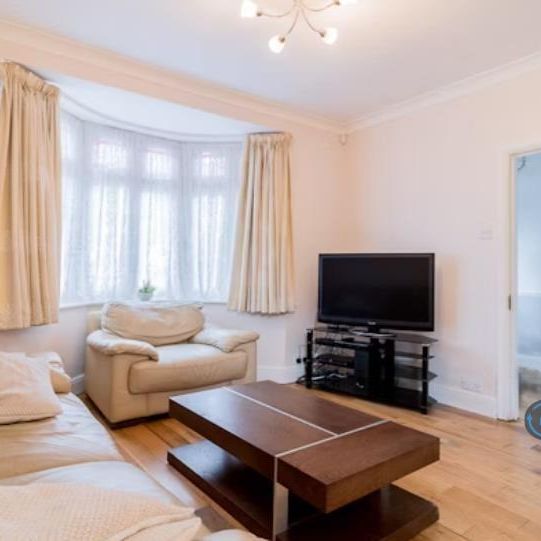 5 bedroom semi-detached house to rent - Photo 1