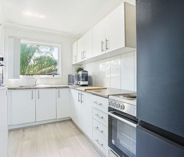 Modern Home With Double Carport! - Photo 4