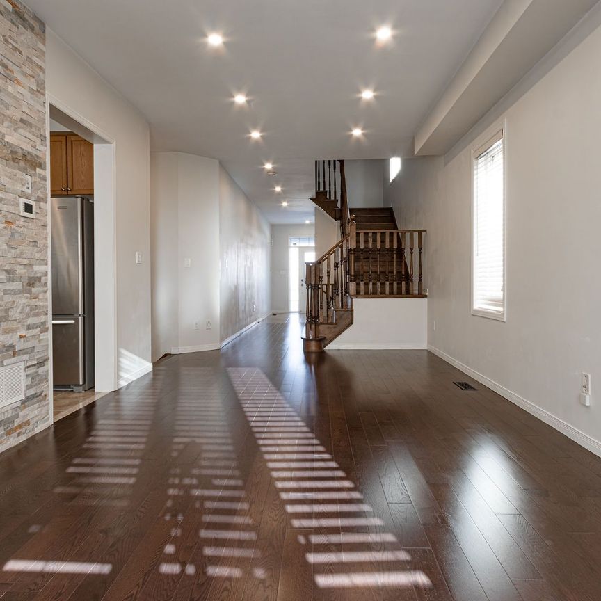 For Lease - 3062 Janice Drive, Oakville, Ontario - Photo 1