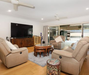 Serene Three Bedroom Home with Pool - Photo 2