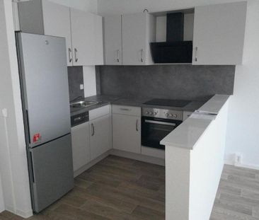 Lichterfüllte 3-Raum-Wohnung mit Einbauküche - Foto 1