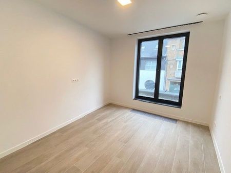 Ruim appartement van 80 m² in centrum Diepenbeek - Photo 3