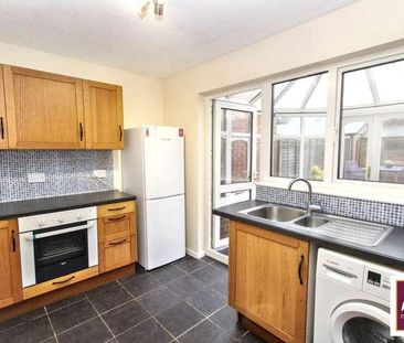 Bowmont Drive, Aylesbury, HP21 - Photo 2