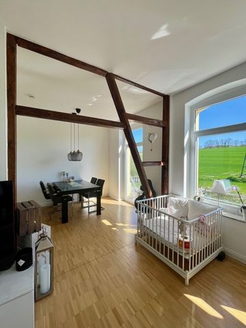 Großzügige,moderne 3-Zimmer-Wohnung mit kleinem Balkon,Gäste-WC, Außenstellplatz in idyllischer Lage - Photo 2