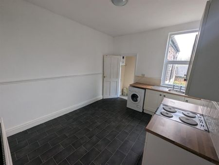 2 Beds - Terraced House - - Photo 5