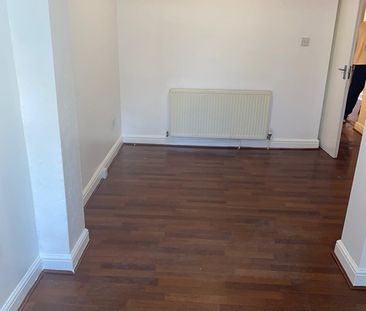 1 Bed Flat, South Norwood Hill, SE25 - Photo 5