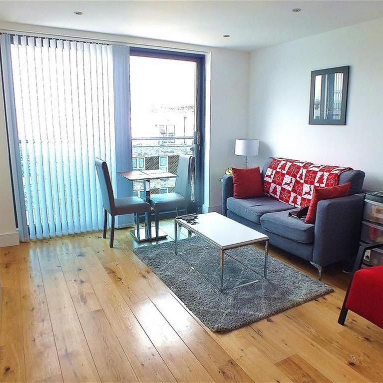 Studio to rent - Photo 1