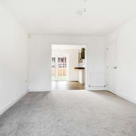 Taylor Lane, Preston, PR4 - Photo 1