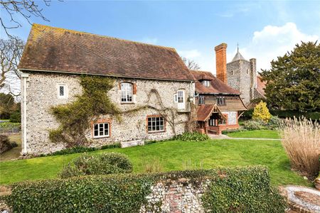 An incredibly charming and characterful home of historic significance set in the lush Kentish countryside - Photo 5