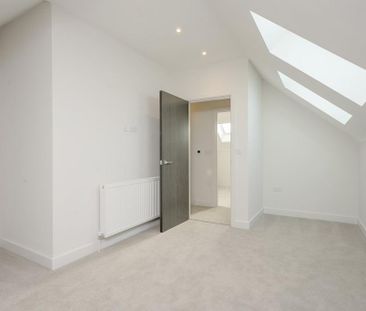 3 bedroom semi-detached house to rent - Photo 2