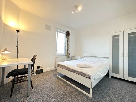 3 Bed Flat, Stenhouse Crescent, EH11 - Photo 3