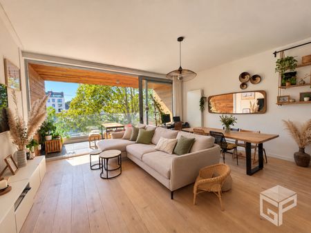 APPARTEMENT-3 CH. + TERRASSE + PARKING à 1190 Forest  Loyer: 2 100 € - Foto 2