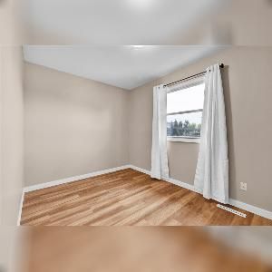 4 Bed 2 Bath Duplex North Edmonton For Rent - Photo 1