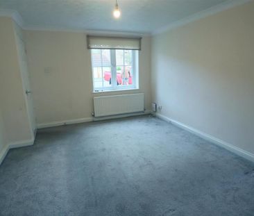 4 bedroom detached house to rent - Photo 2