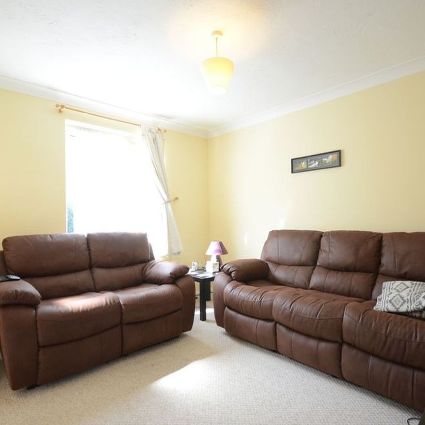 2 bedroom property to rent - Photo 1