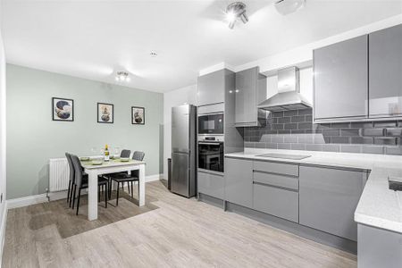 1 bedroom in a house share to rent - Photo 4