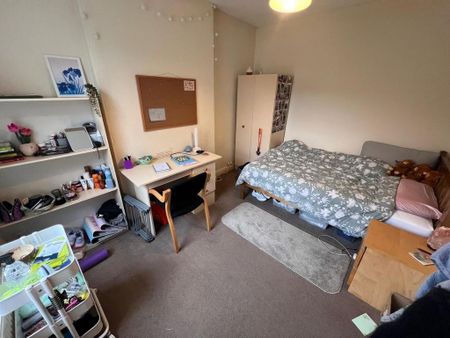 6 bedroom private hall to rent - Photo 3