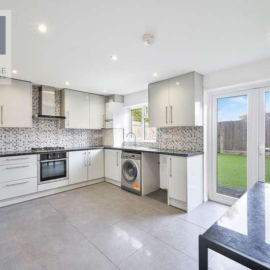 Dorking Close, Worcester, KT4 - Photo 1