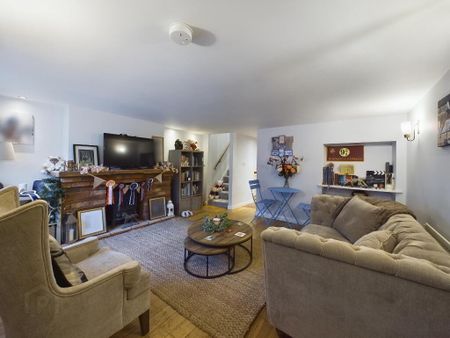15 Arthur Street, Hillsborough, BT26 6AP - Photo 3
