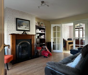 3 Bed Semi-detached House - Photo 2