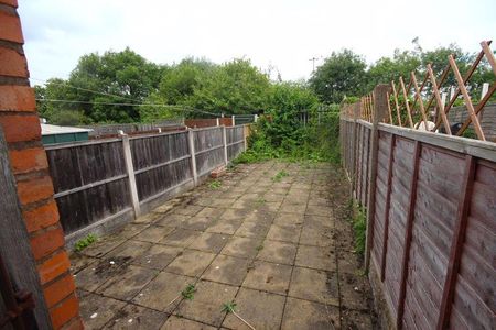 3 bedroom terraced house to rent - Photo 3