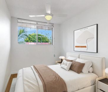 Freshly updated - Brand New Kitchen - Photo 2