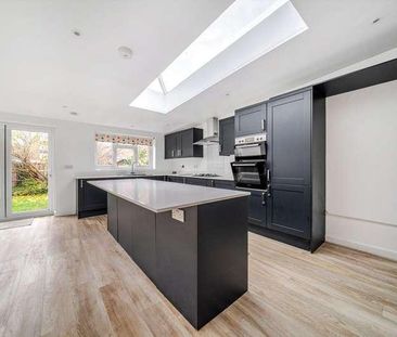 Rydens Way, Woking, Surrey, GU22 - Photo 4