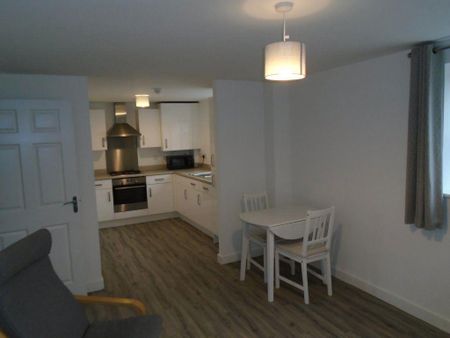 2 bedroom flat to rent - Photo 4