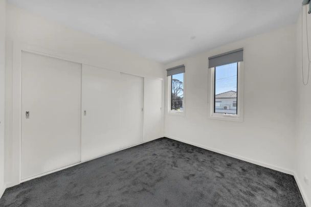 “Brand new Executive living” - Photo 1