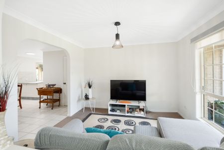 Spacious Family Home on Corner Block - Room for the Caravan or Boat! - Photo 3