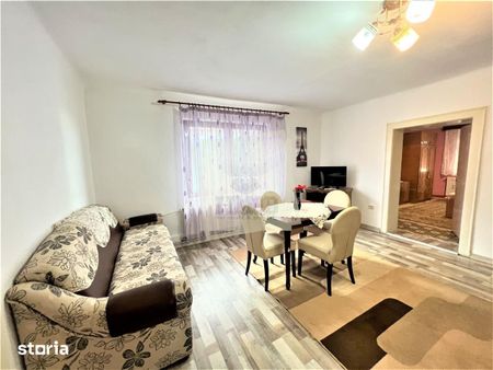 Apartament la casa 70 mp utili 3 camere pe Calea Poplacii - Photo 2