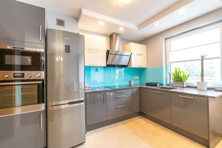 3 pokoje, 2 balkony, nowoczesne, umeblowane 74.89 m² - Фото 4