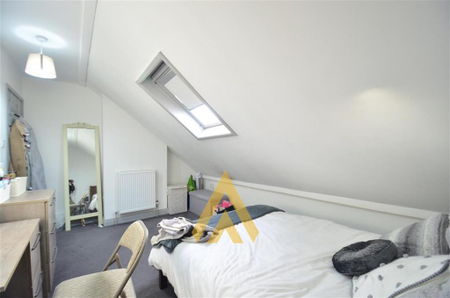 6 bedroom terraced house to rent - Photo 3