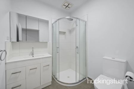 Beautifully Presented Family Home In Central Reservoir Location - Photo 5