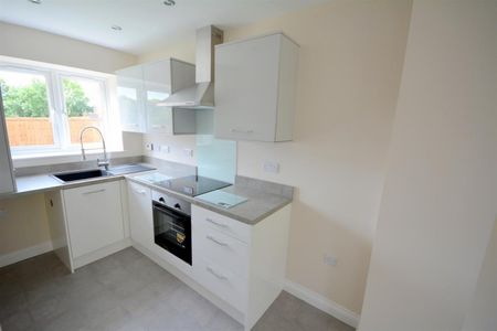 2 bedroom House To Let - Photo 5