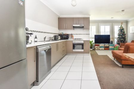 Conveniently Located and Packed with Features! - Photo 3