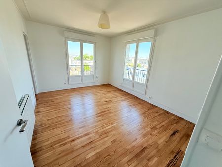 A louer Brest Centre Triangle d'or-Saint Louis T3 dernier étage vue penfeld - Photo 3