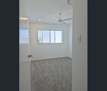 ***BRAND NEW*** 3 BEDROOM TOWNHOUSE AVAILABLE NOW - Photo 3