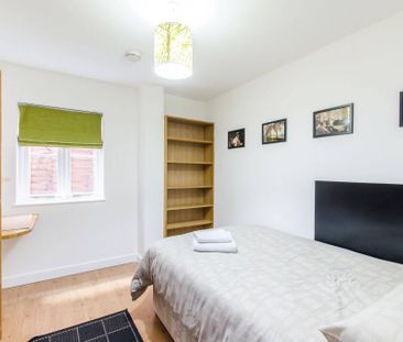 Flat 10 Finchley Road, Hampstead NW3 7AJ - Photo 2